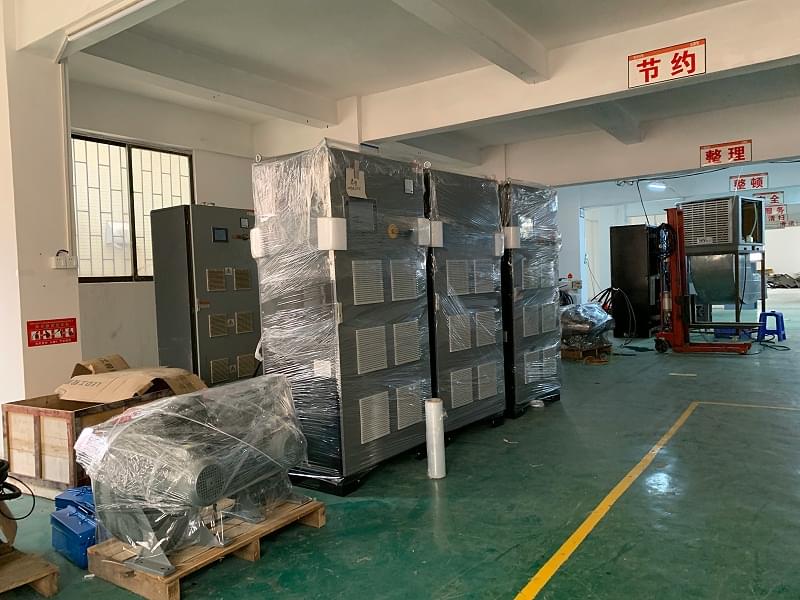 UV設(shè)備打包出貨